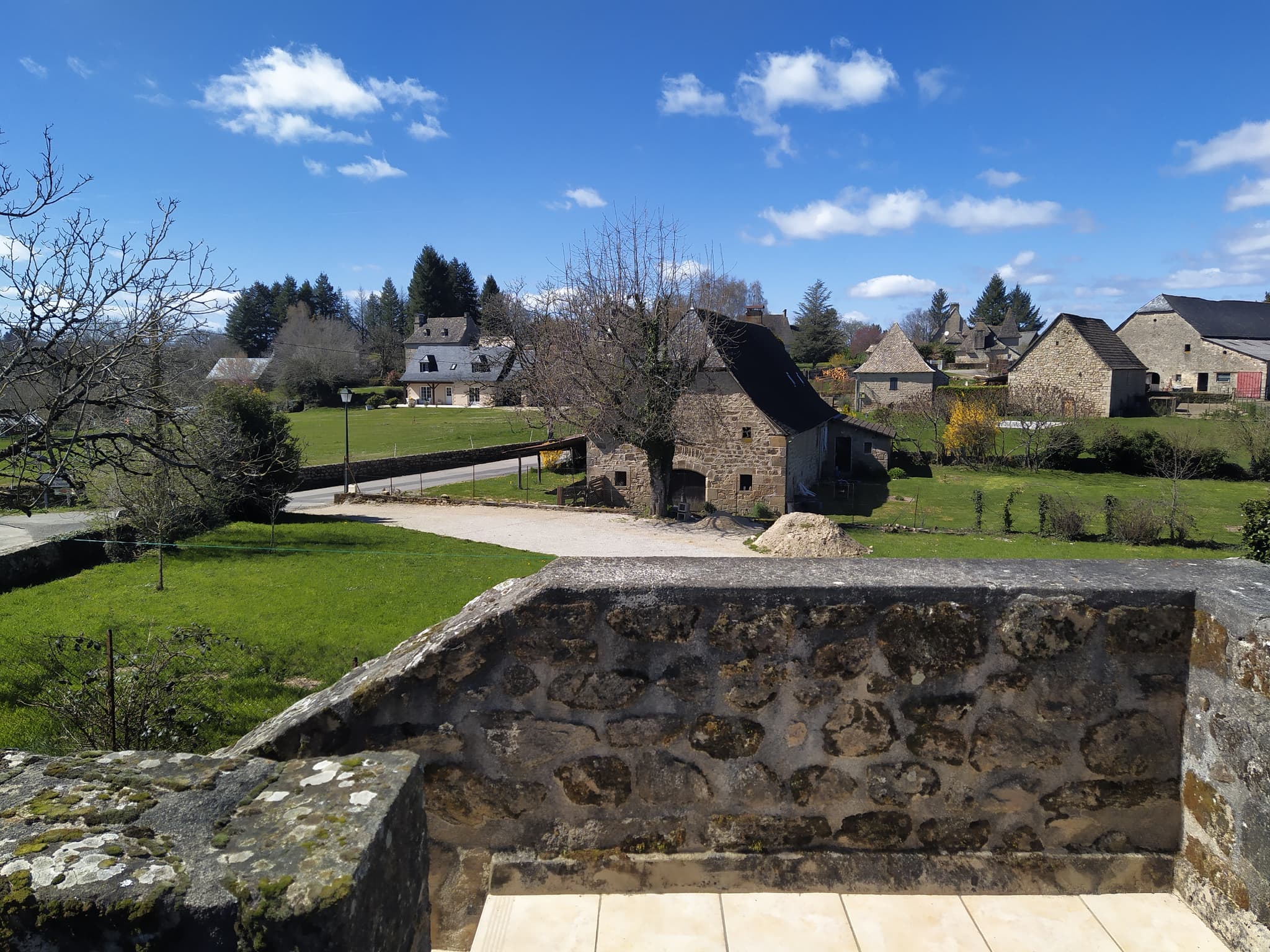 Ferme Gleinadin - vue de la terrasse sur le village_13