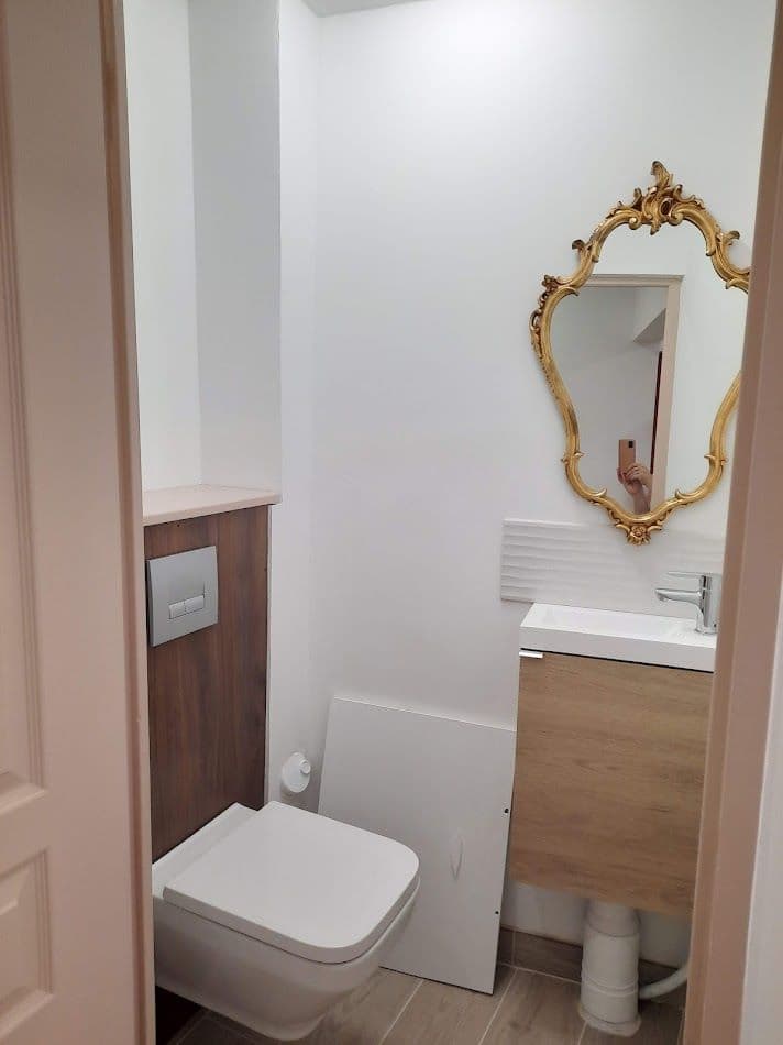 WC (002)