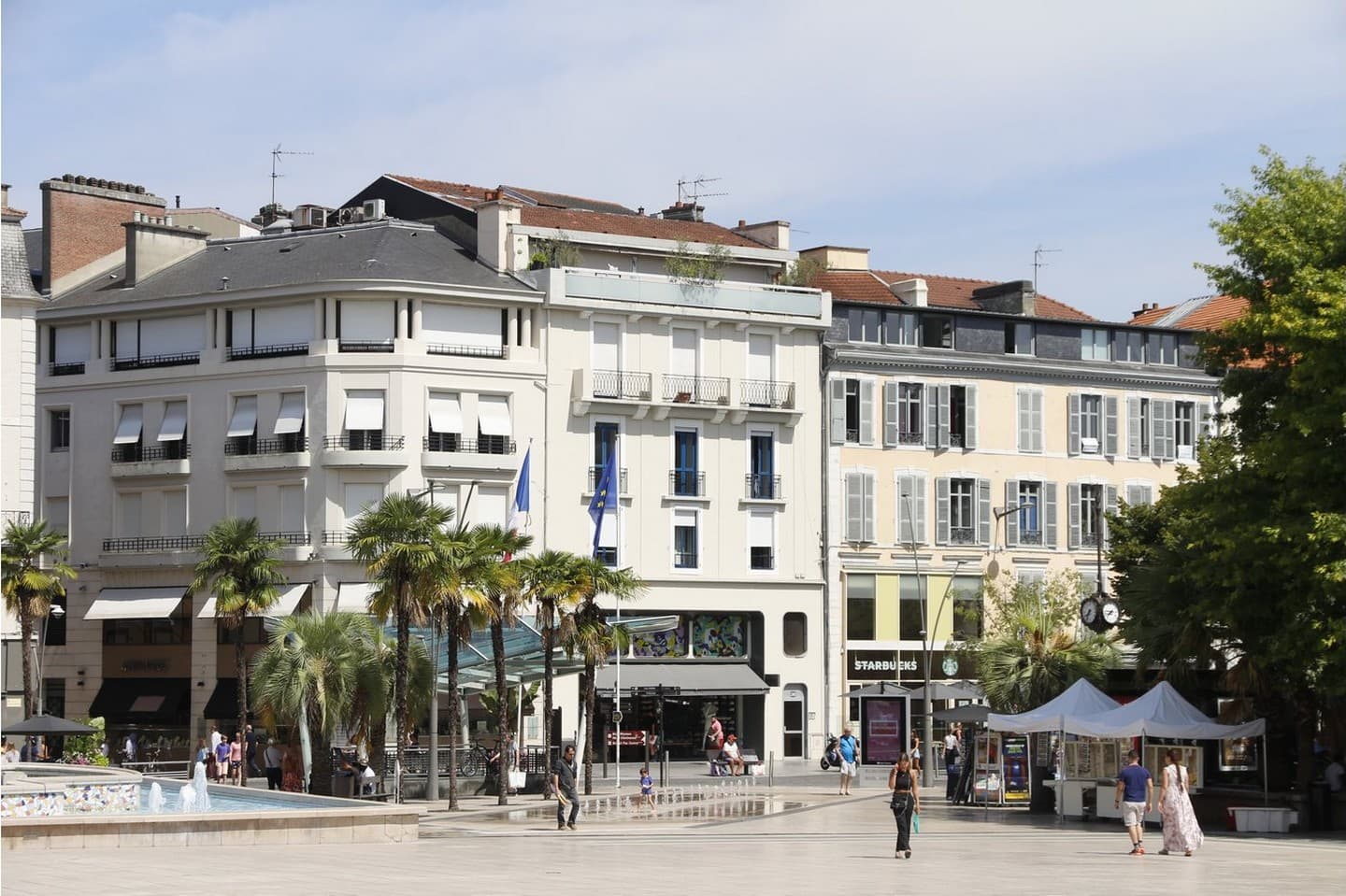 Place Clemenceau - Pau - côté commerces