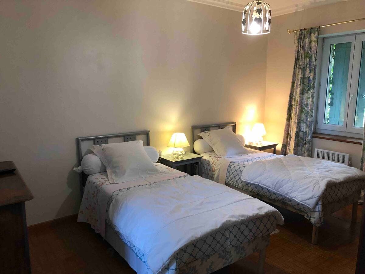 Fumel_La ferme de Pouzatel_Lafon_chambre