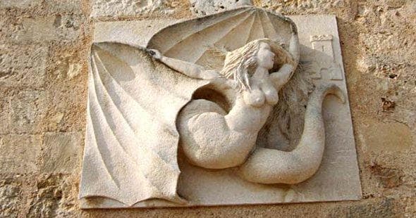 Histoire médiévale et légende la Fée Mélusine_1