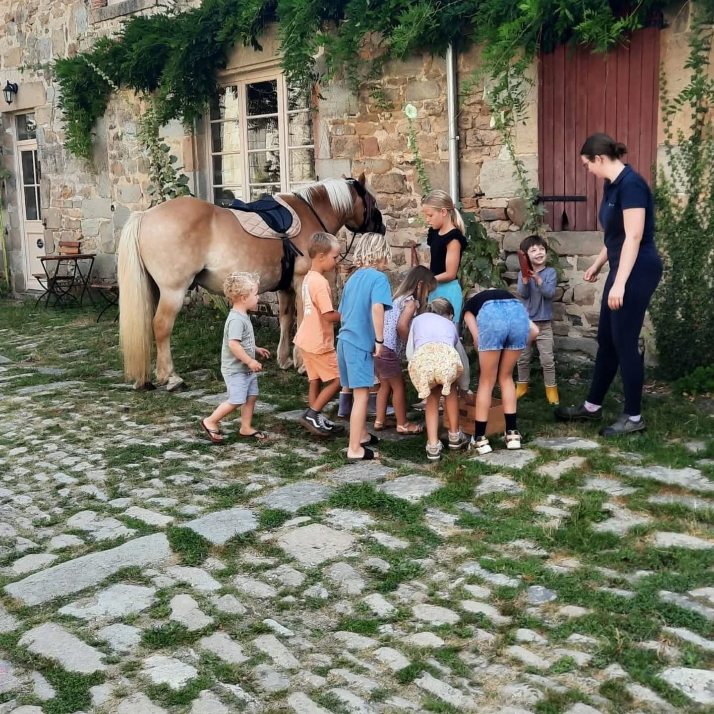 activités avec les enfants de l'Abbaye du Palais