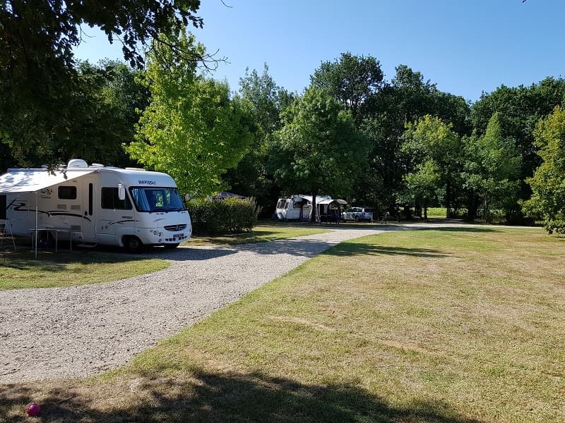 agnac-camping-emplacements caravanes
