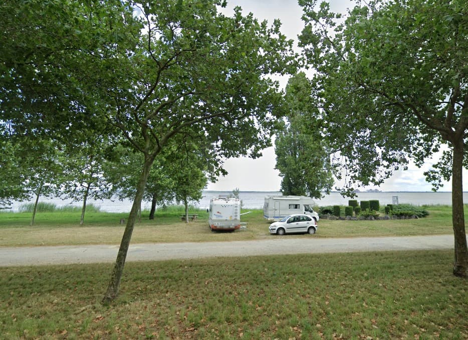 aire-camping-car-st-estephe