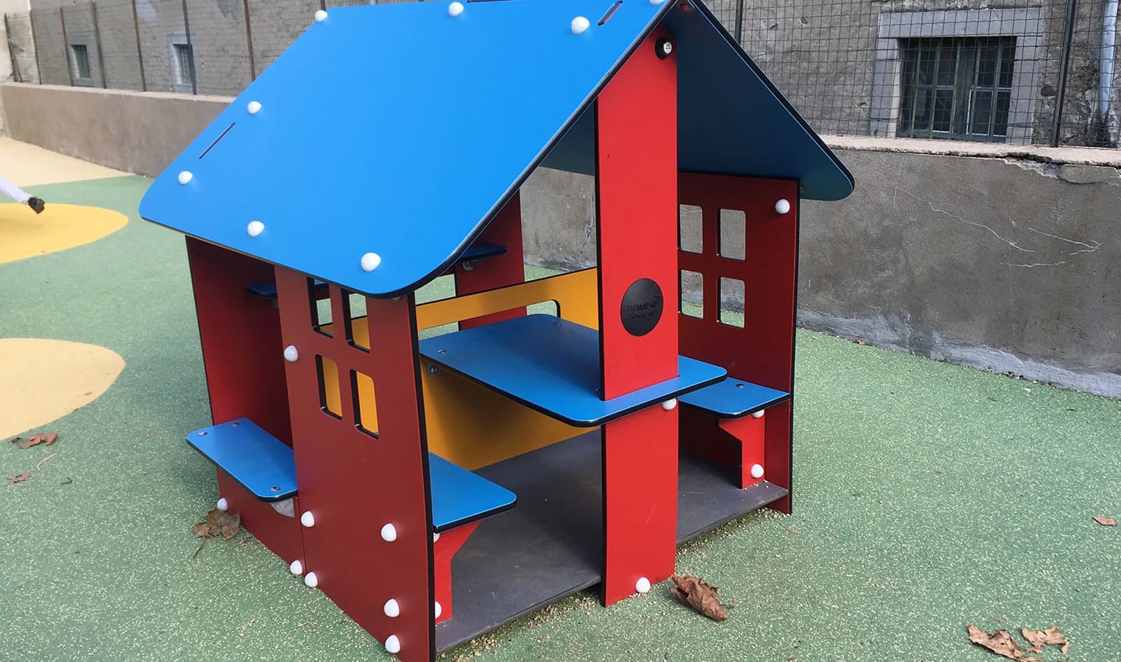 aire-de-jeux-maisonette