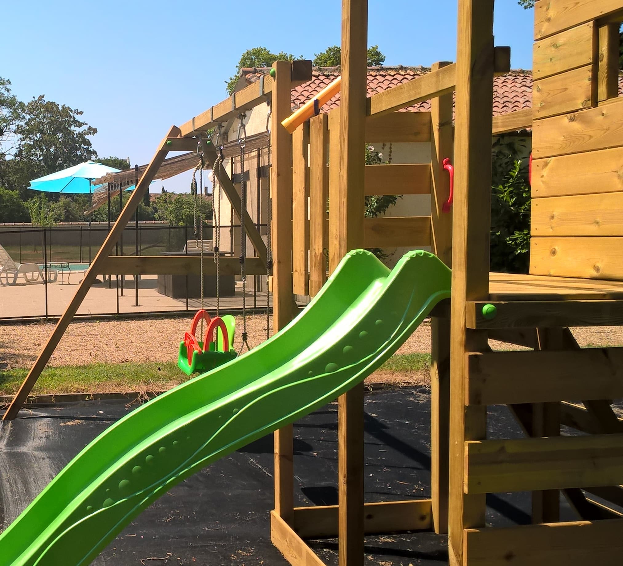 aire de jeux pour les petits_Les Marronniers_Bournand