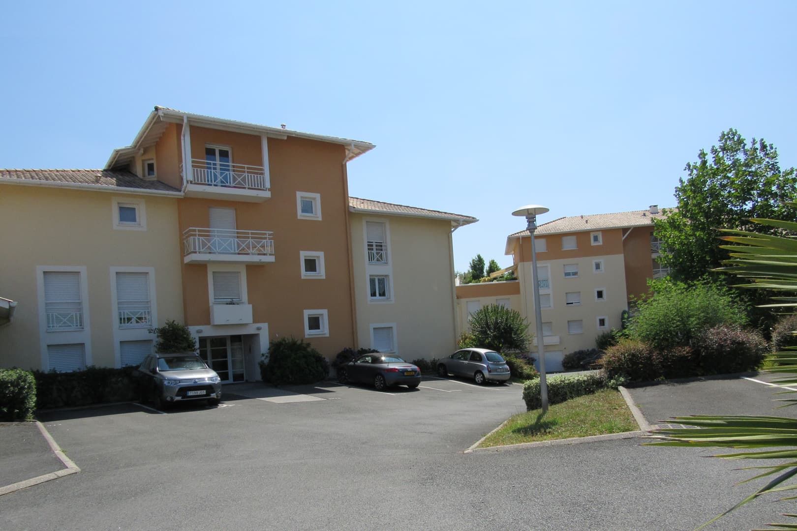 APPARTEMENT AMITIÉS