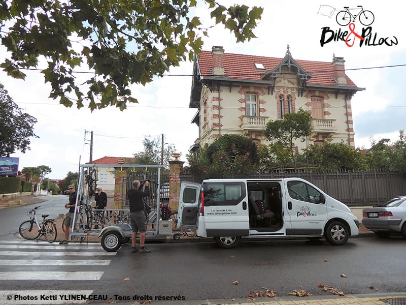 arcachon-bike_Pillow