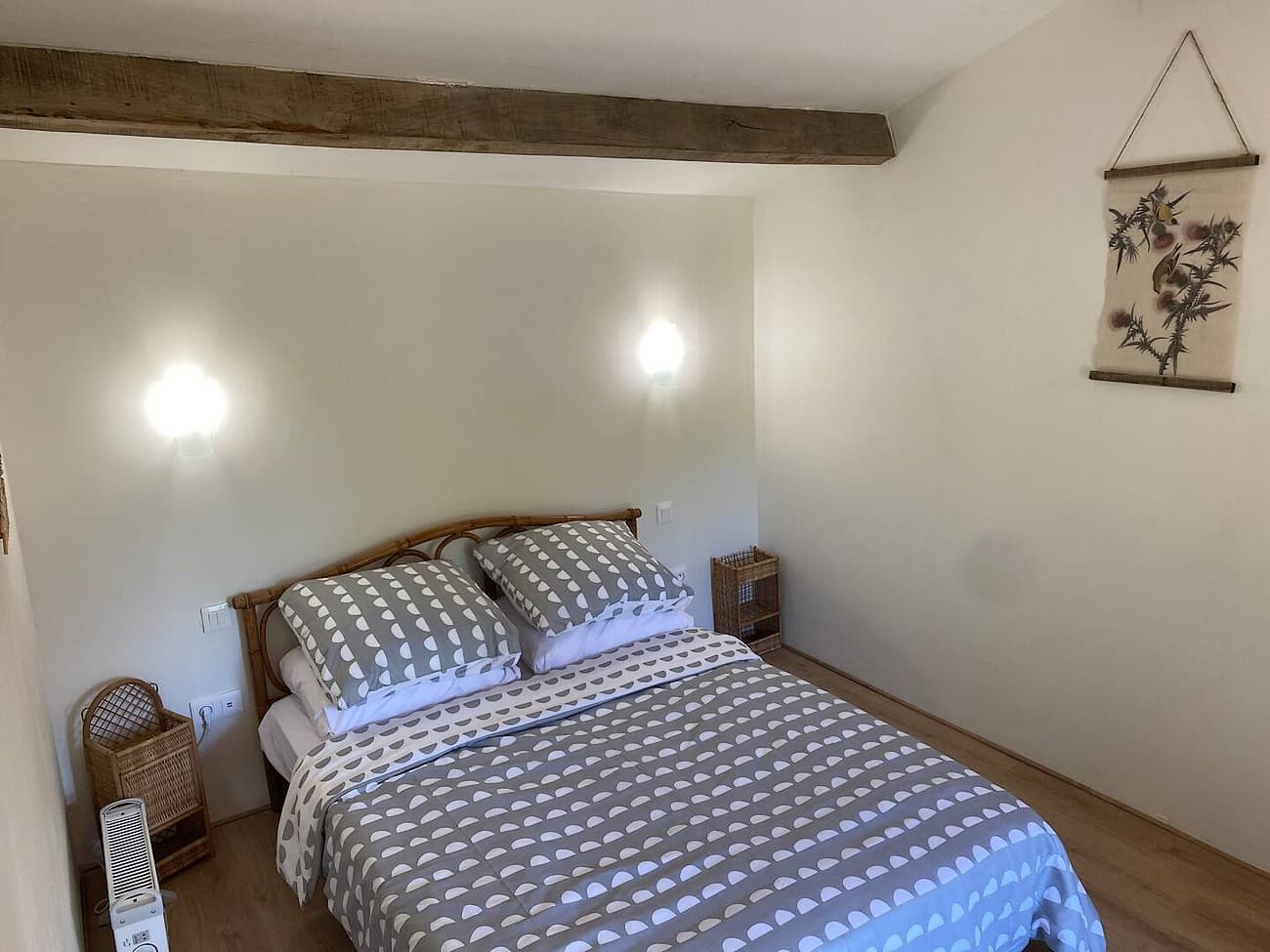 argentonnay-gite-vue-du-chateau-chambre
