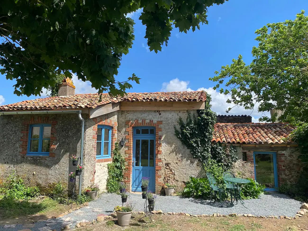 argentonnay-gite-vue-du-chateau