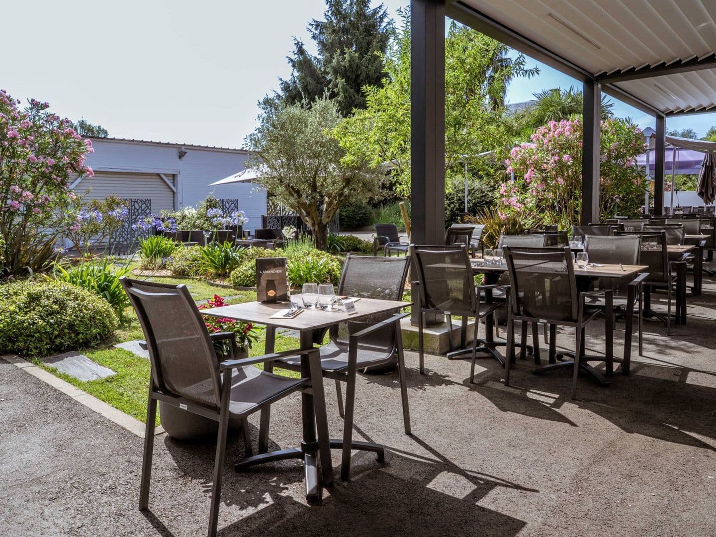 morlaàs Hôtel restaurant l'Amandier jardin