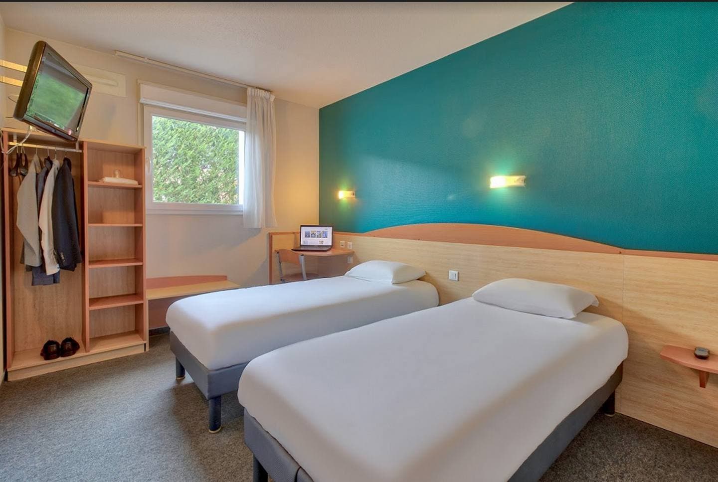 Hôtel B & B - lescar - chambre double 2