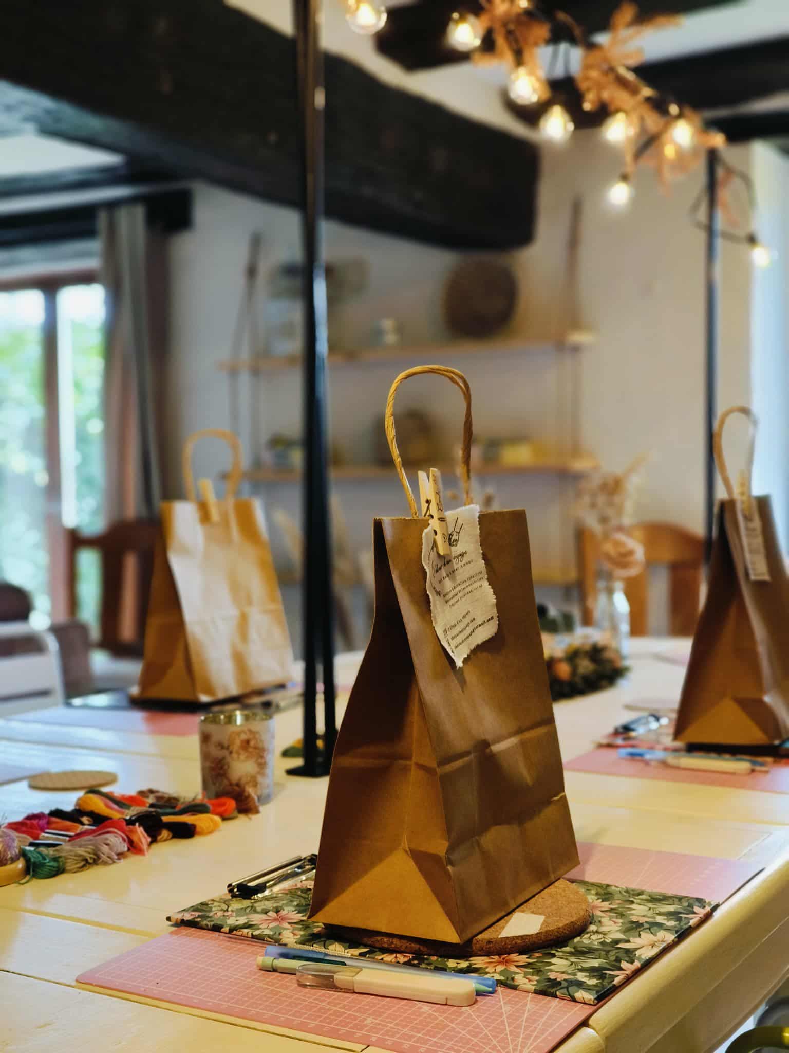 ateliers-creatifs-luchapt-evjf-isle-jourdain-vienne-86-diy-fleurs-sechees-cadeau