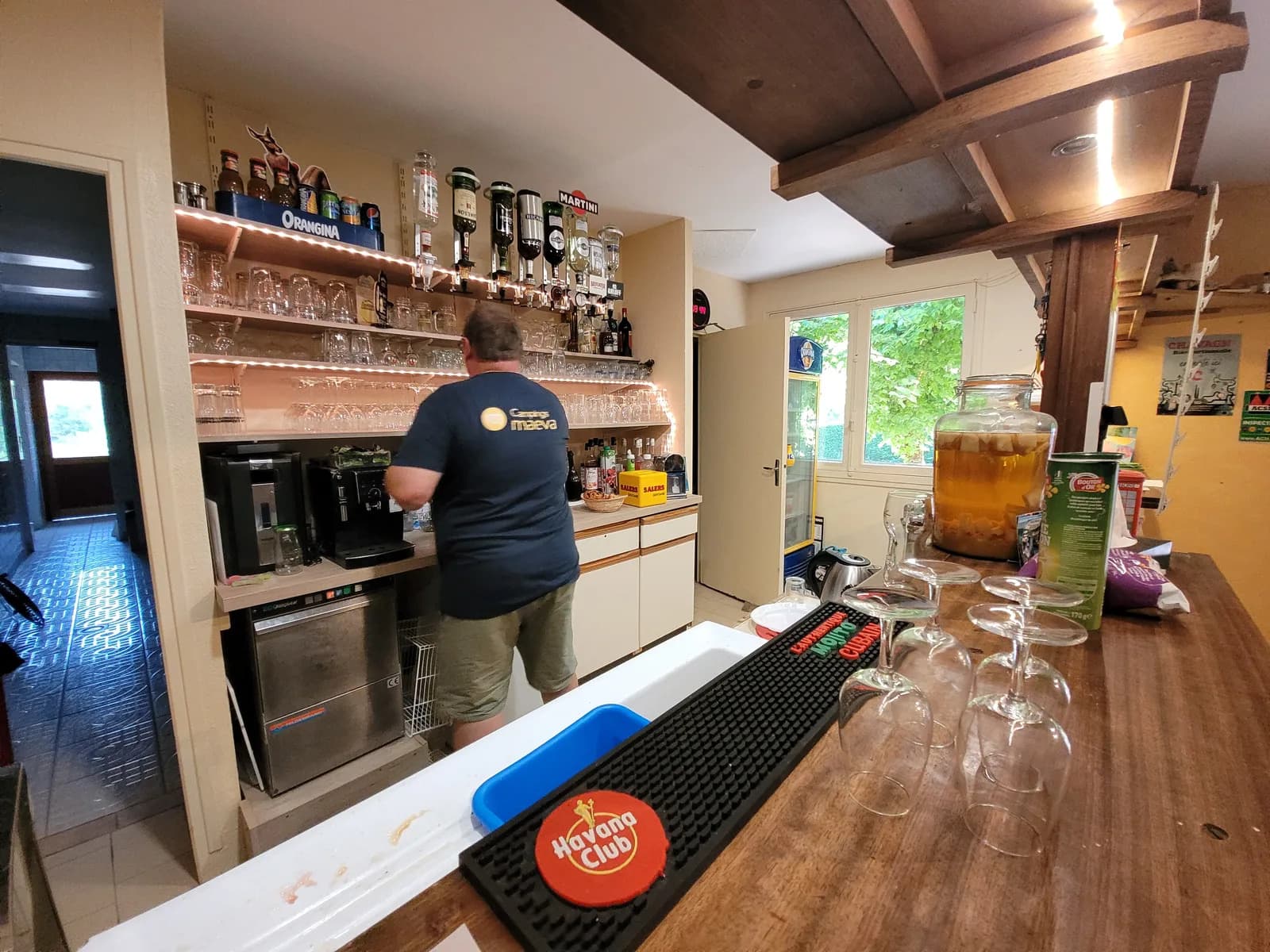 bar
