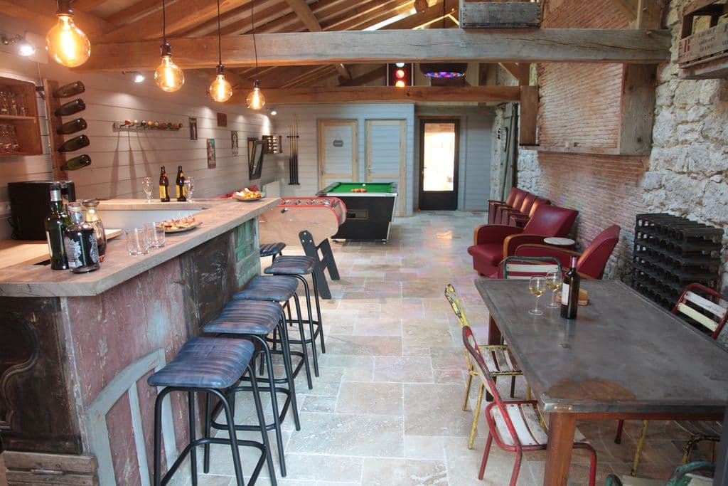 bar lounge Clos des charmes gîte grande capacité Dordogne Périgord