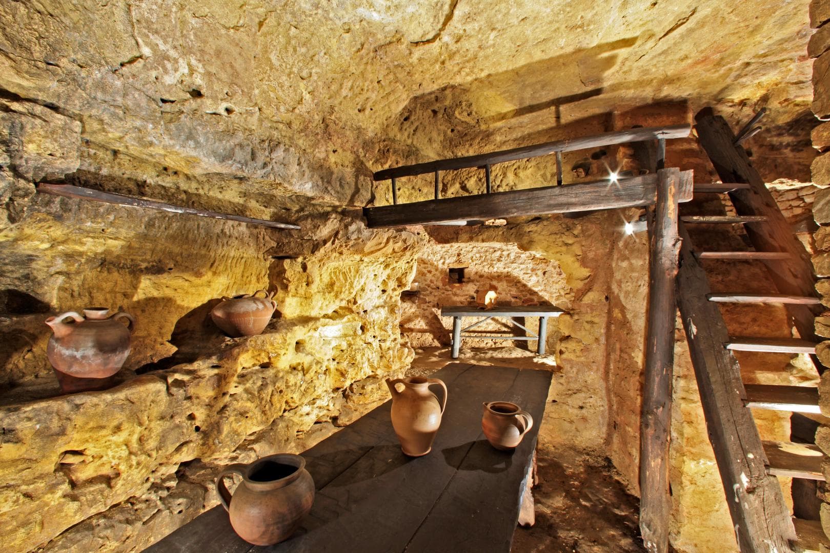 belves-troglos-mezzanine