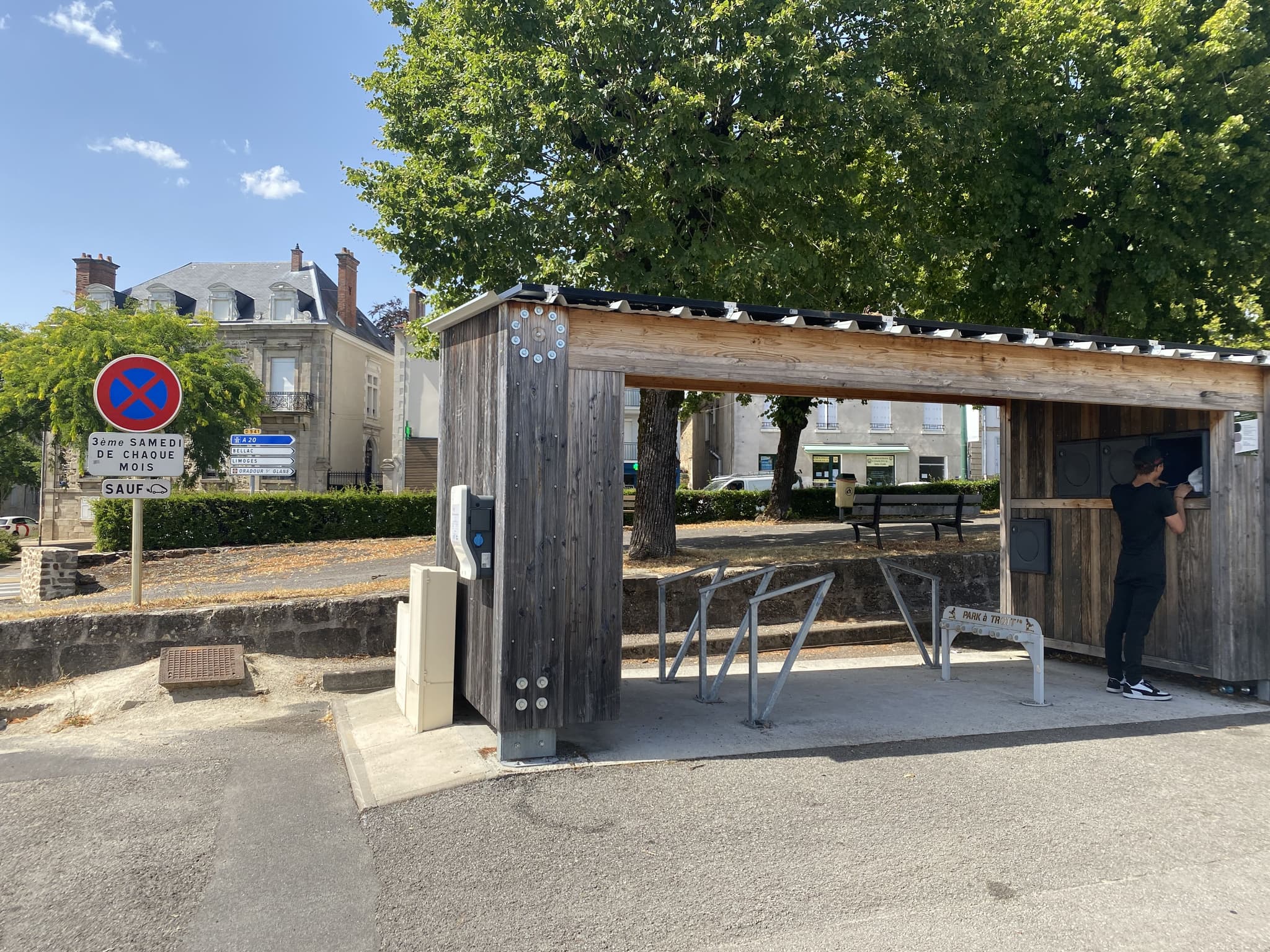 Sation de recharge électrique, voiture et vélo - Saint-Junien