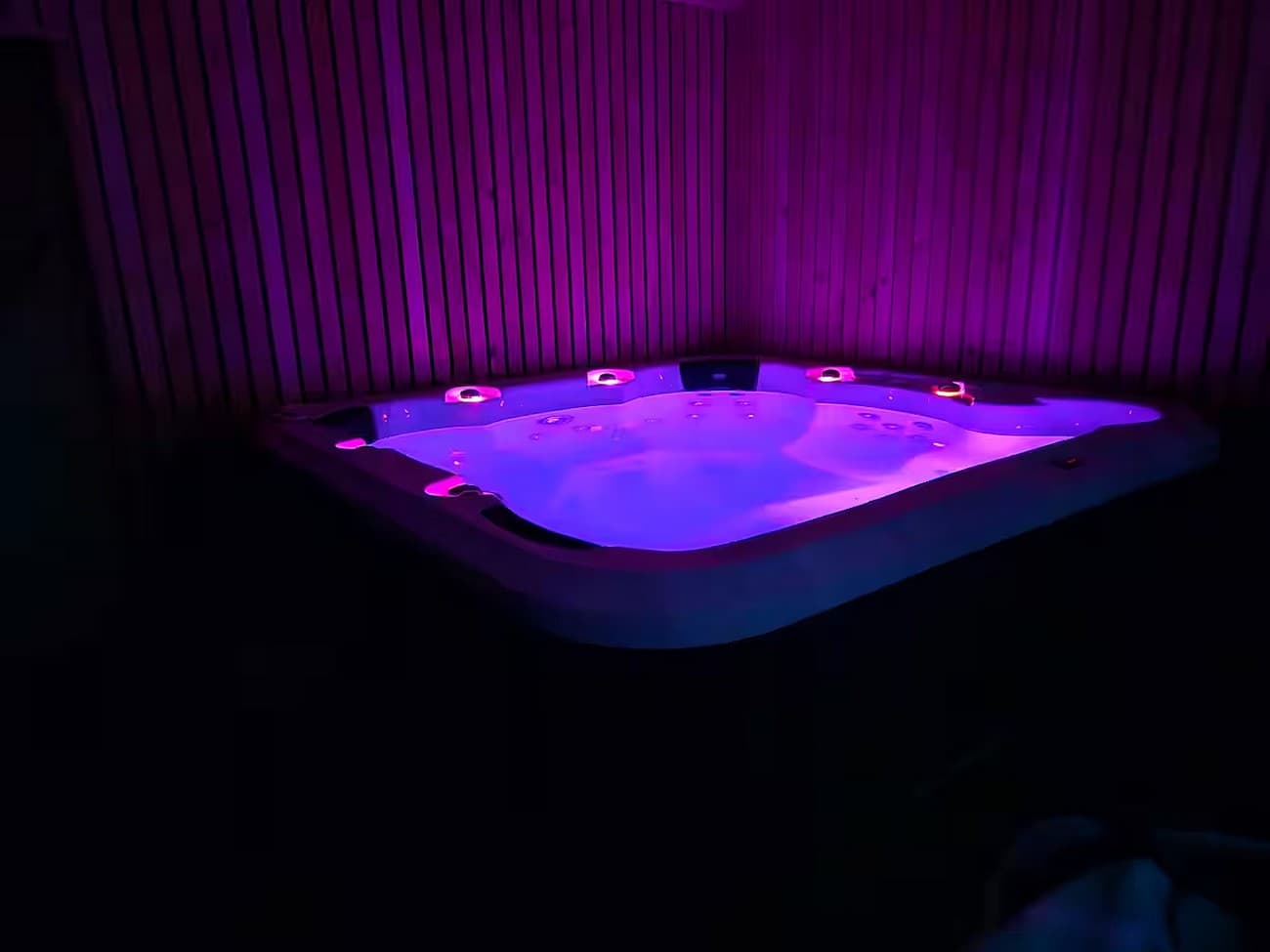 bressuire-gite-de-jouvence-jacuzzi