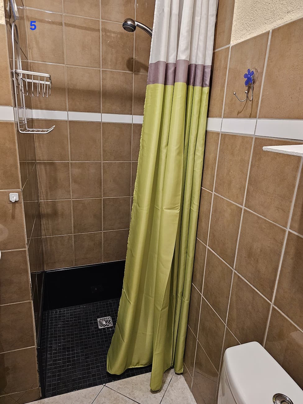 bressuire-gite-la-miellerie-douche