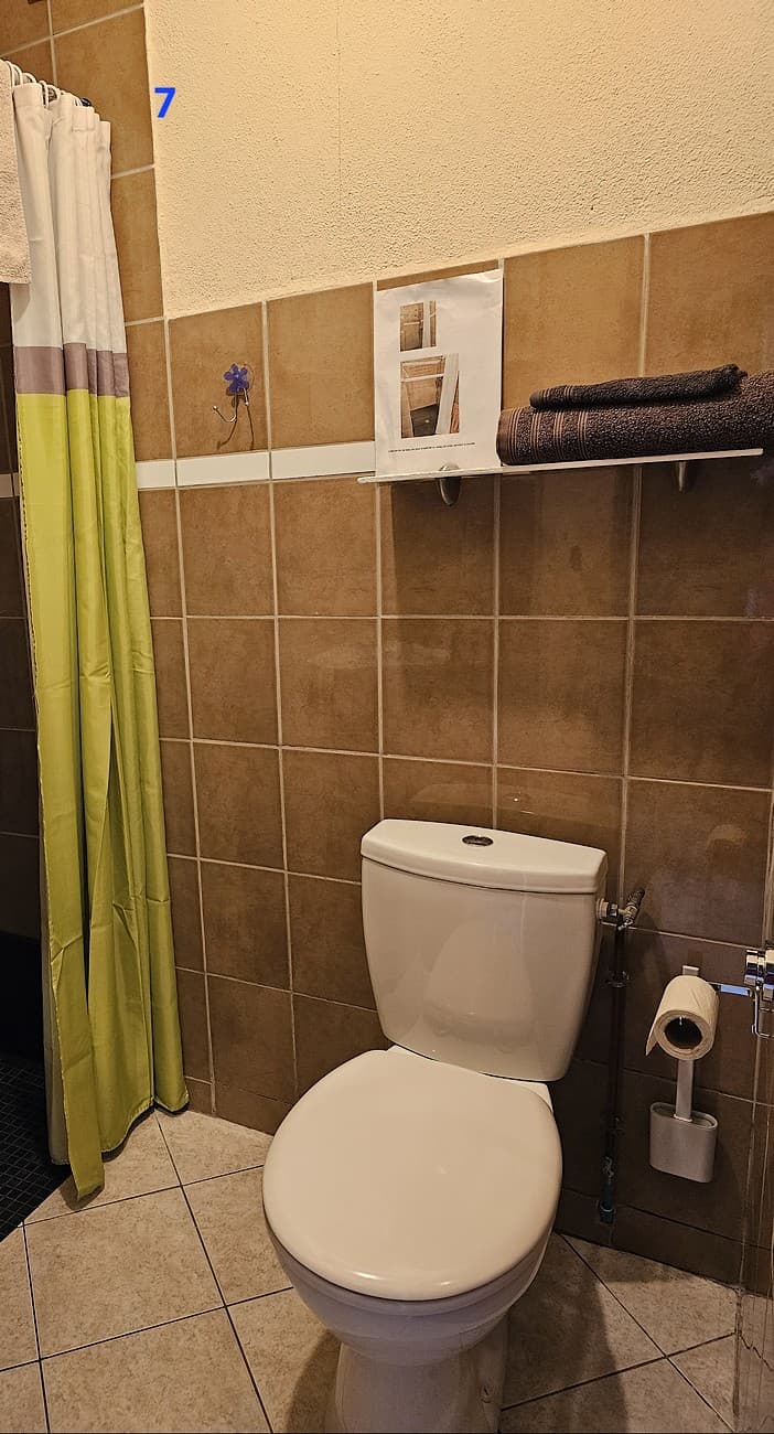 bressuire-gite-la-miellerie-wc