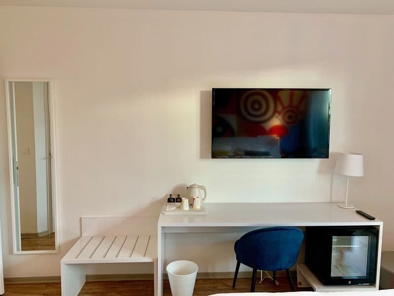 brithotel--1-