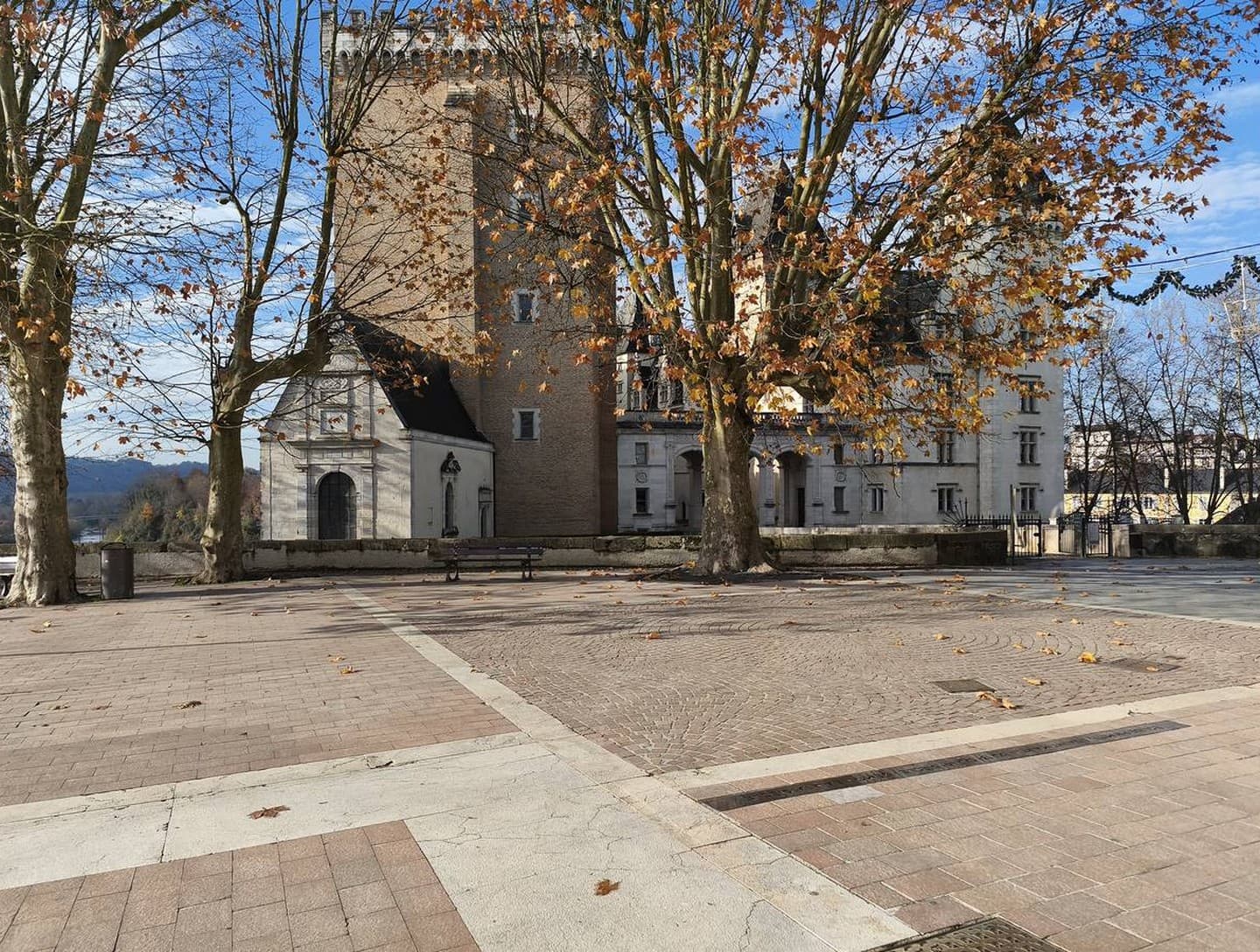 Place de la déportation - Pau - Château