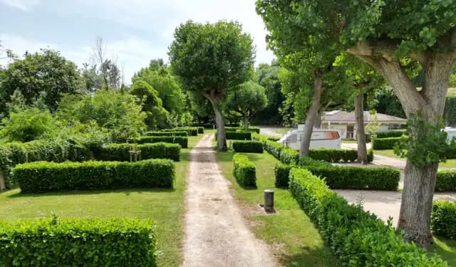 camping-car_park_clairac_1