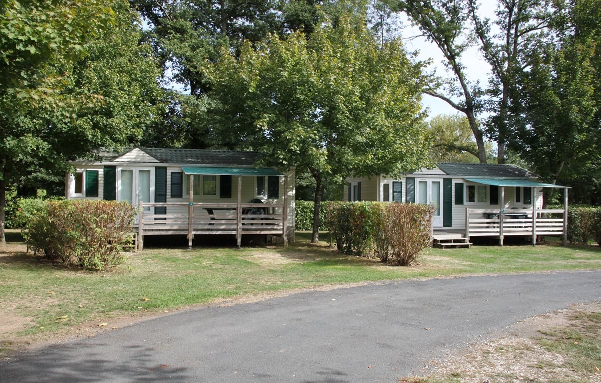 mobil-home au camping le plein air neuvicois neuvic