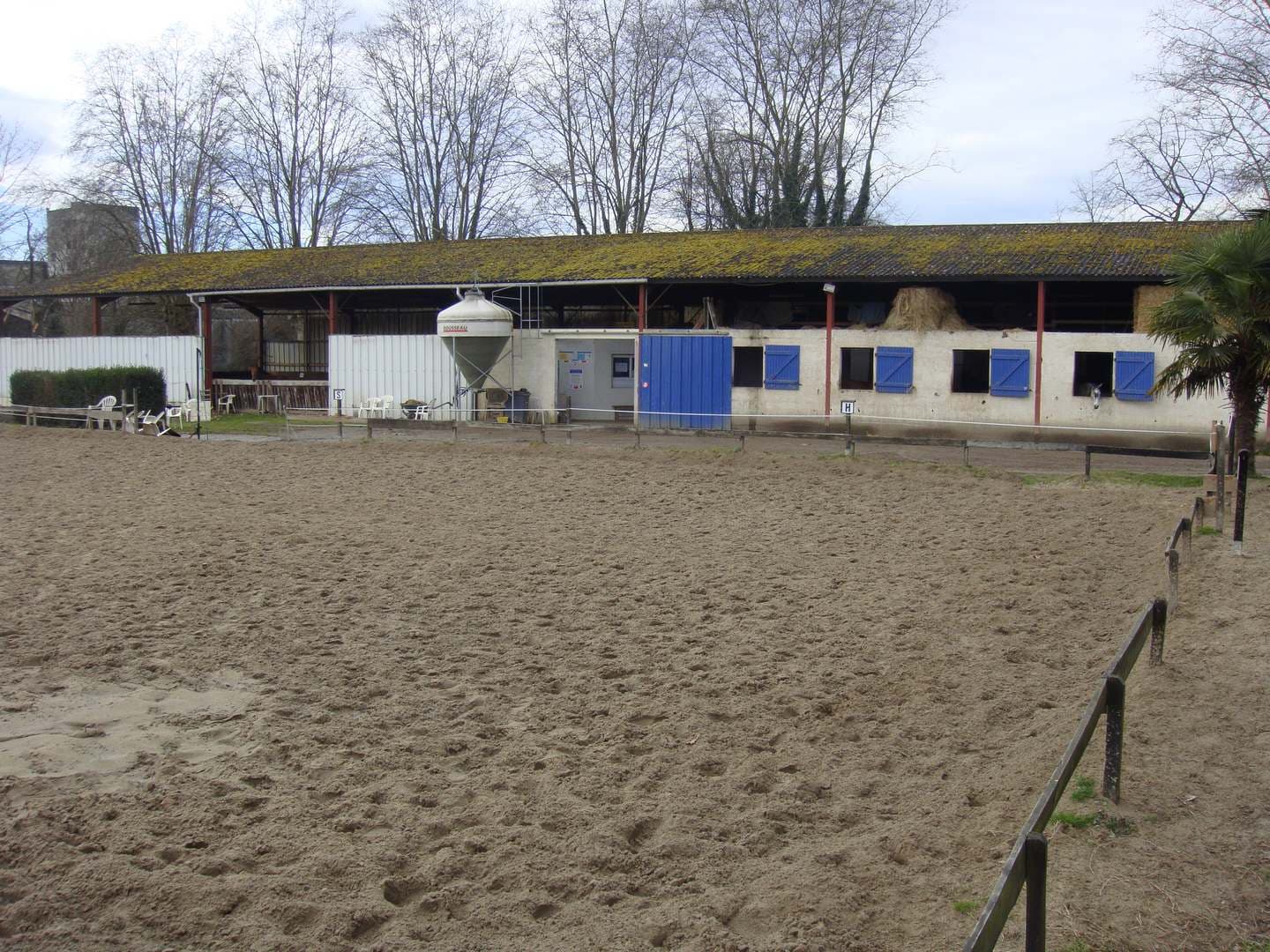 Club Hippique - Lescar - manège extérieur