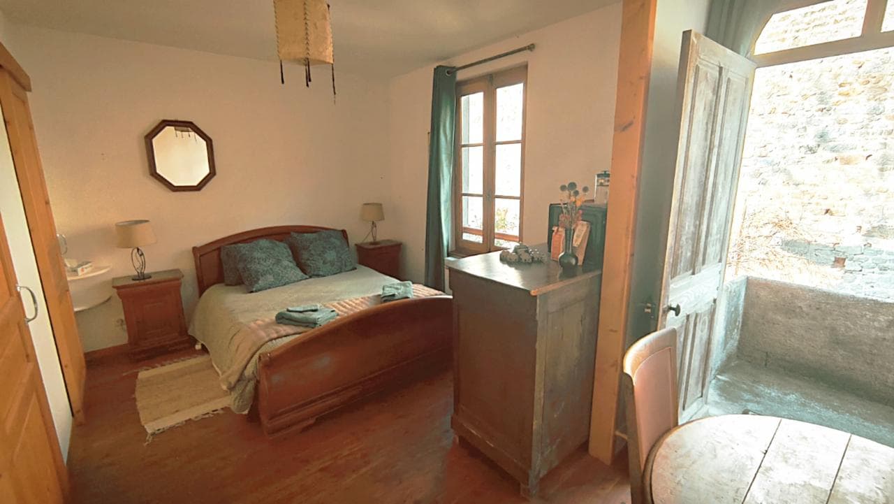 chambre 1 avec salle de bain privative