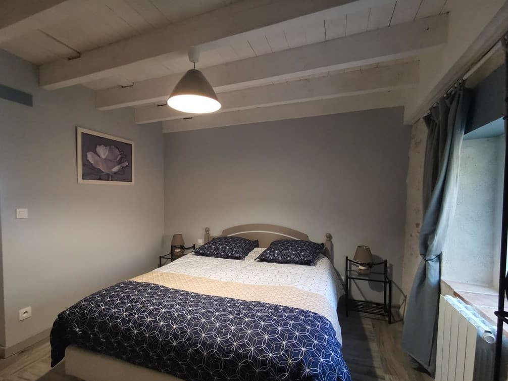 HLOAQU047V50GOM6_Cazideroque_Le Pigeonnier_Bezolles_chambre 1