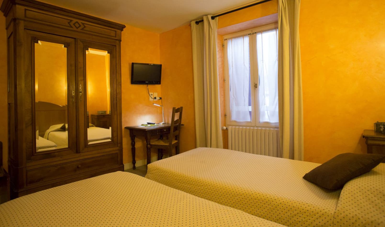 chambre-hotel-etchemaite