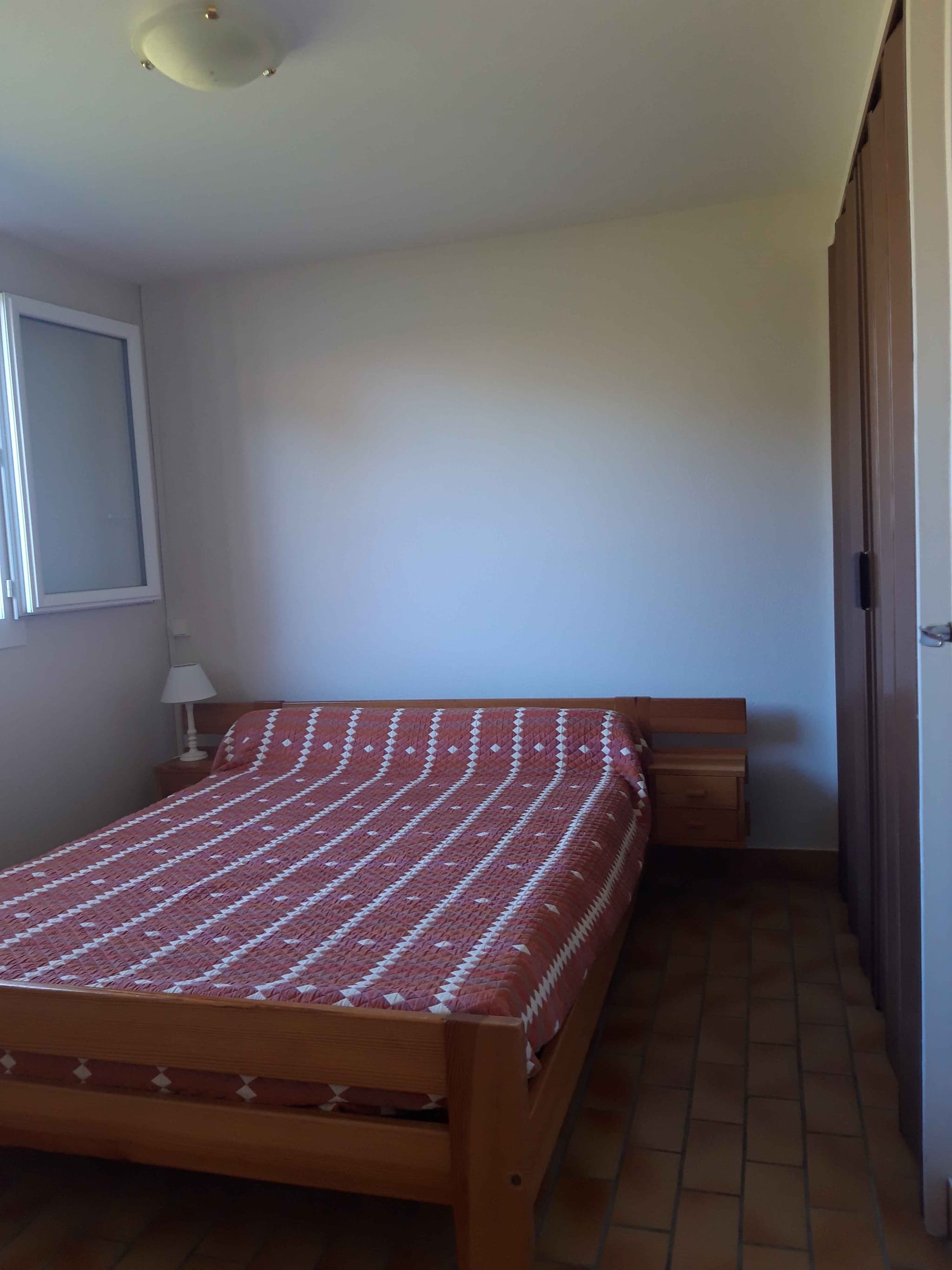 chambre lit 140