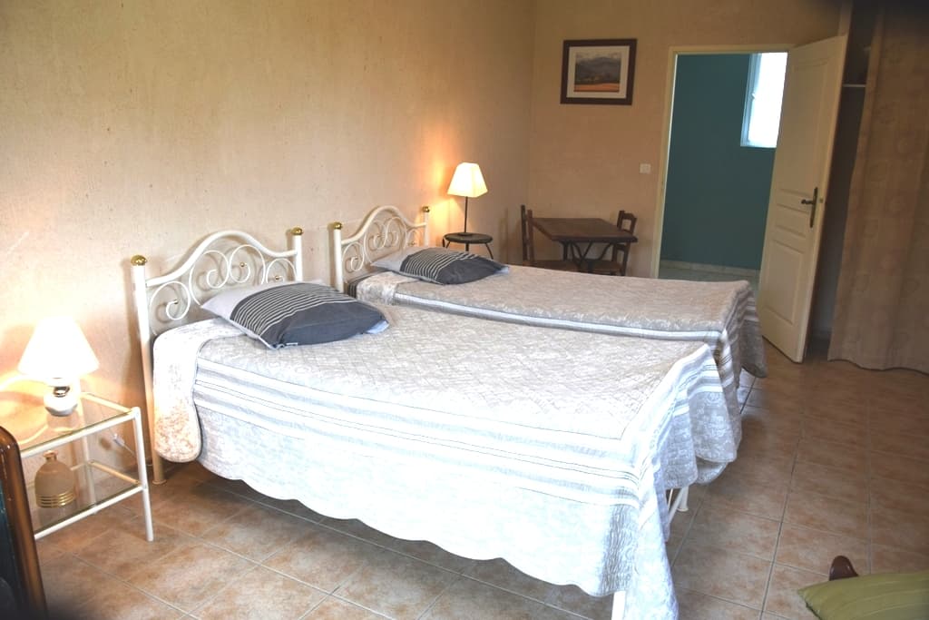 chambre-lits-simples