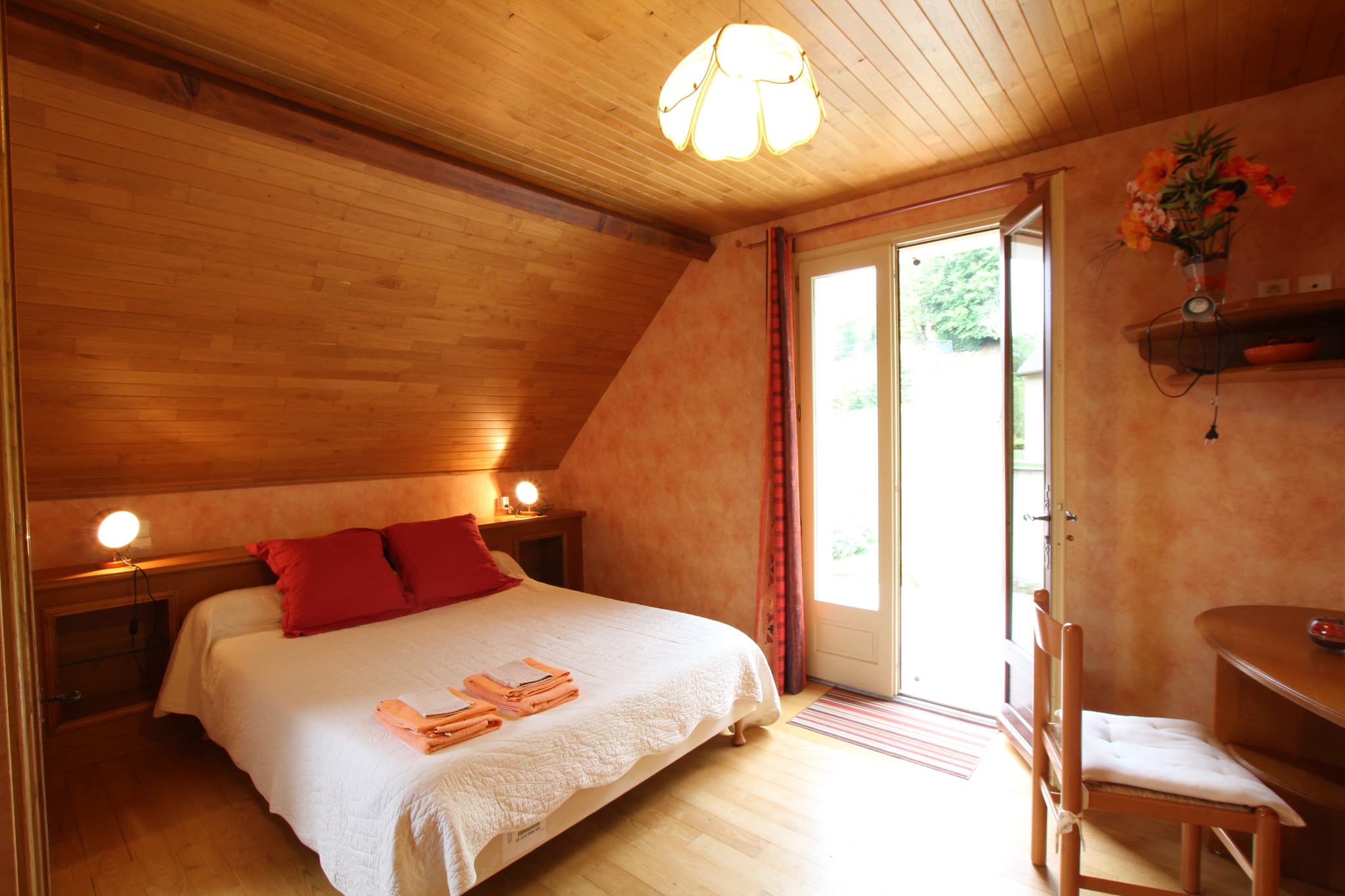 chambre ocre