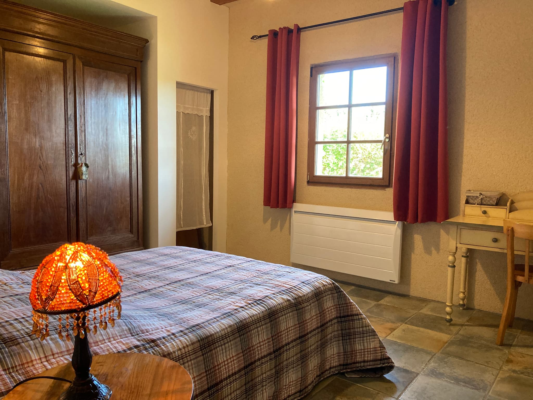 Chambre 1 en rez-de-chaussée (1 lit double)