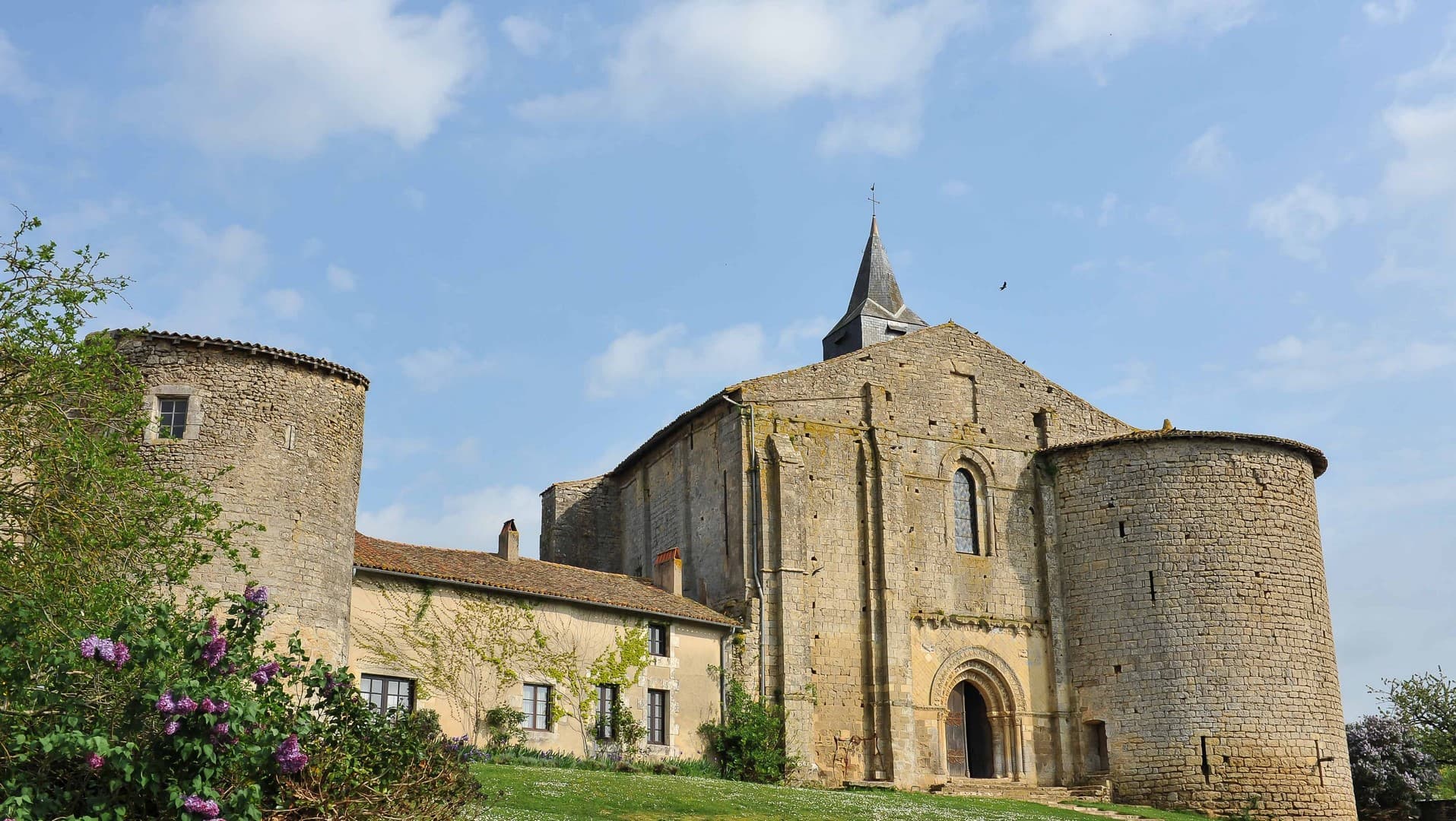 Office de Tourisme des Vallées du Clain - BIT de Château-Larcher