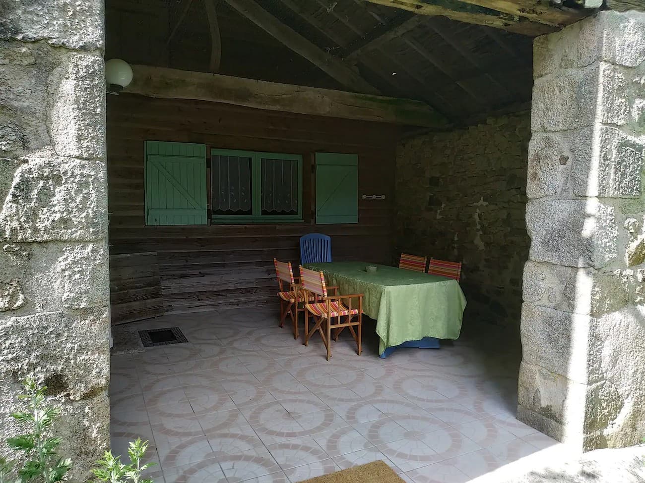 cirieres-gite-la-breneliere-terrasse
