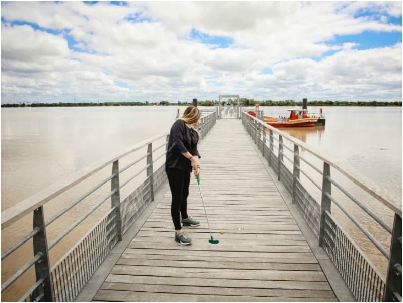 City golf Bourg mini-golf 800x600