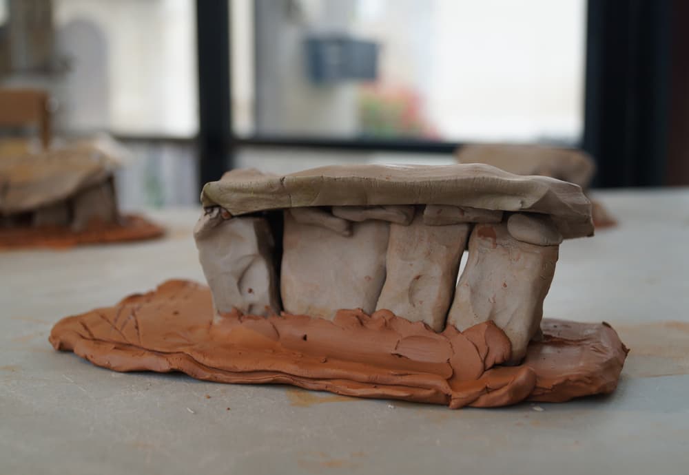 Atelier Néolithique - maquette de dolmen
