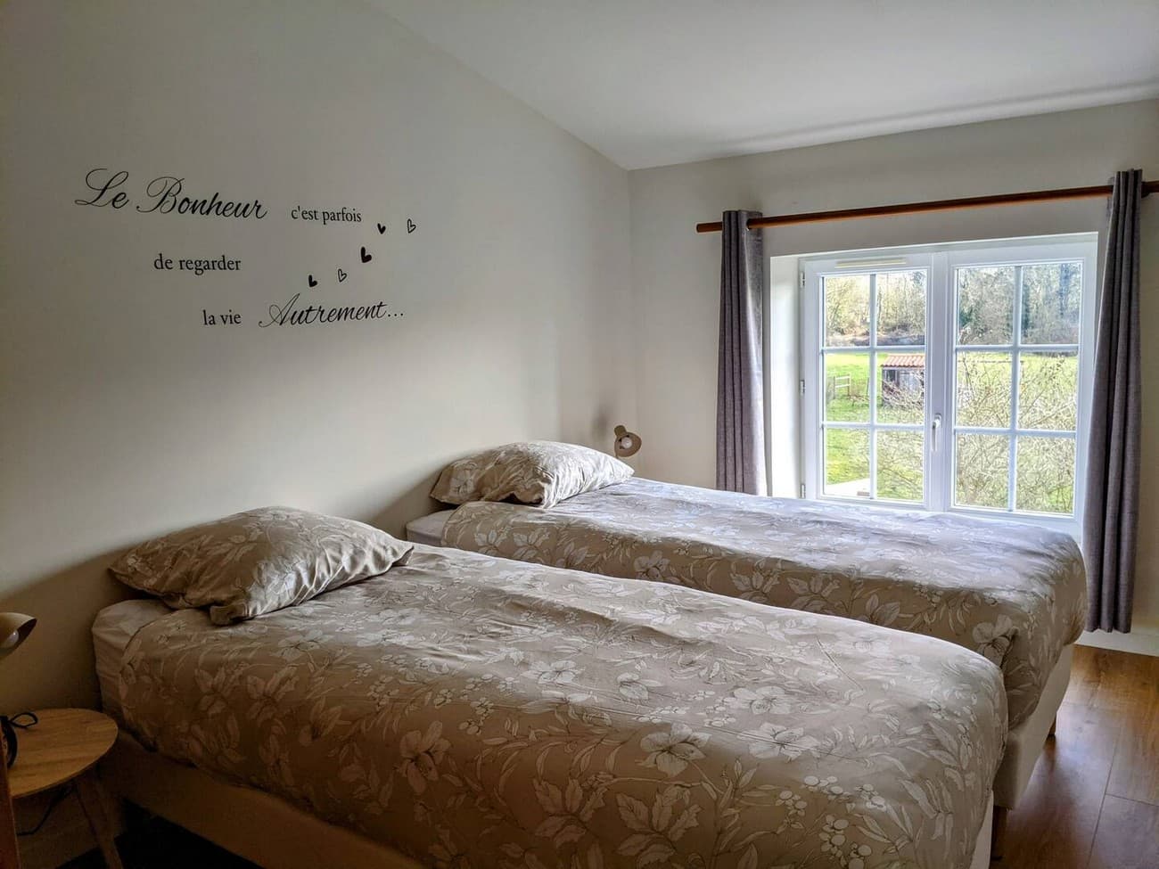 clesse-gite-belle-planche-chambre2