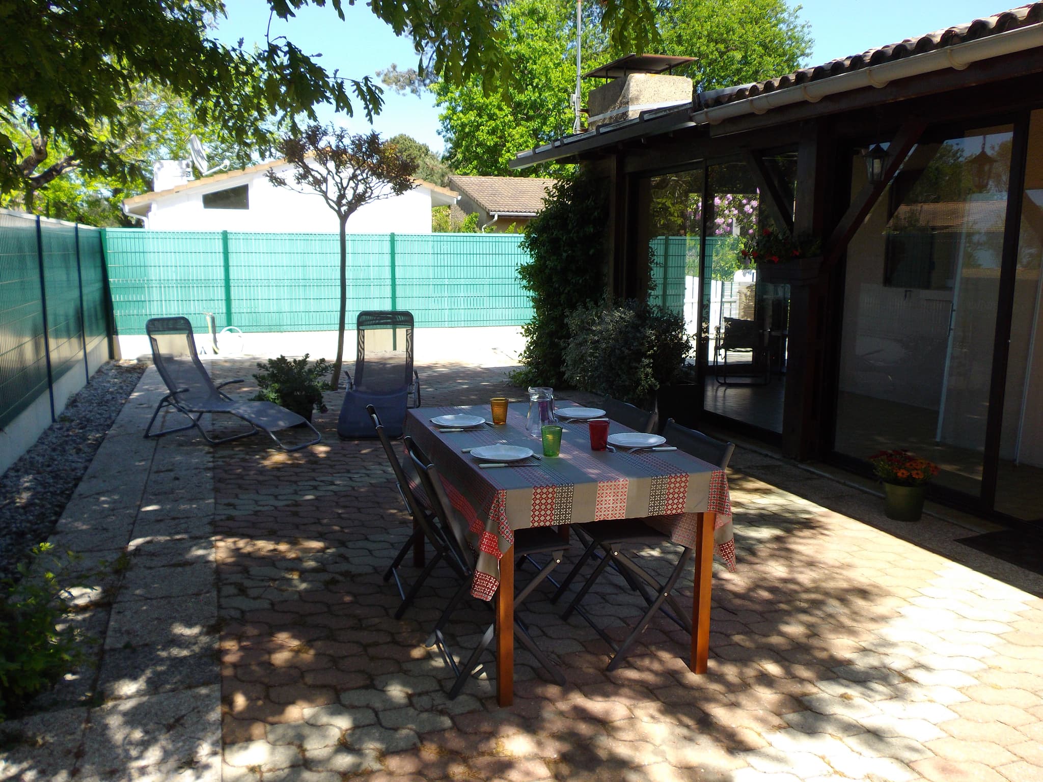 cour table 008