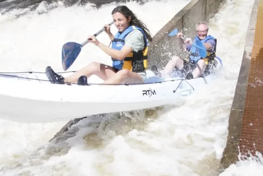 Descente de rivière en canoë-kayak