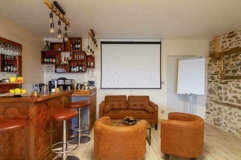 Bar avec vidéo projecteur