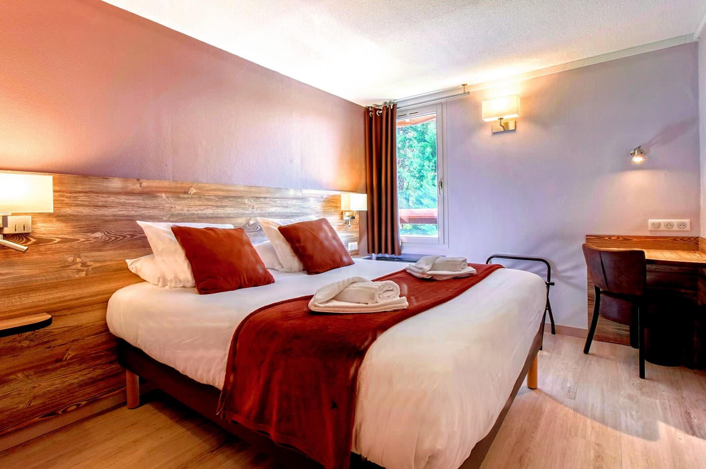 Brit Hôtel - Lons - chambre double