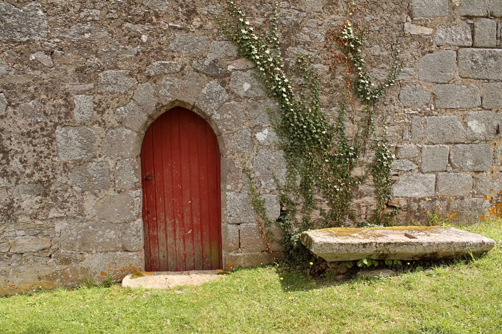 église Bussière Madeleine façade