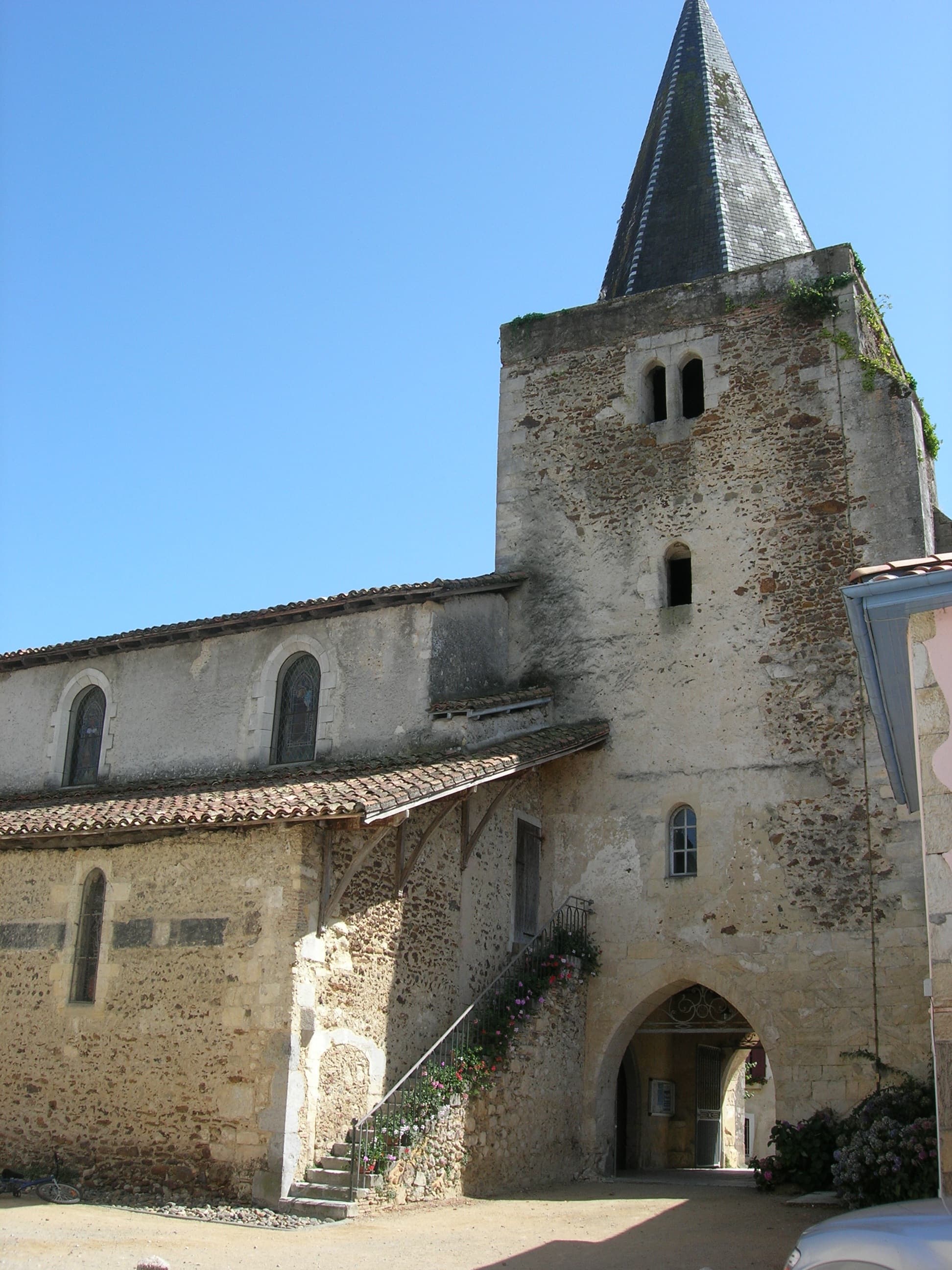 2019_AMOU_Extérieur église