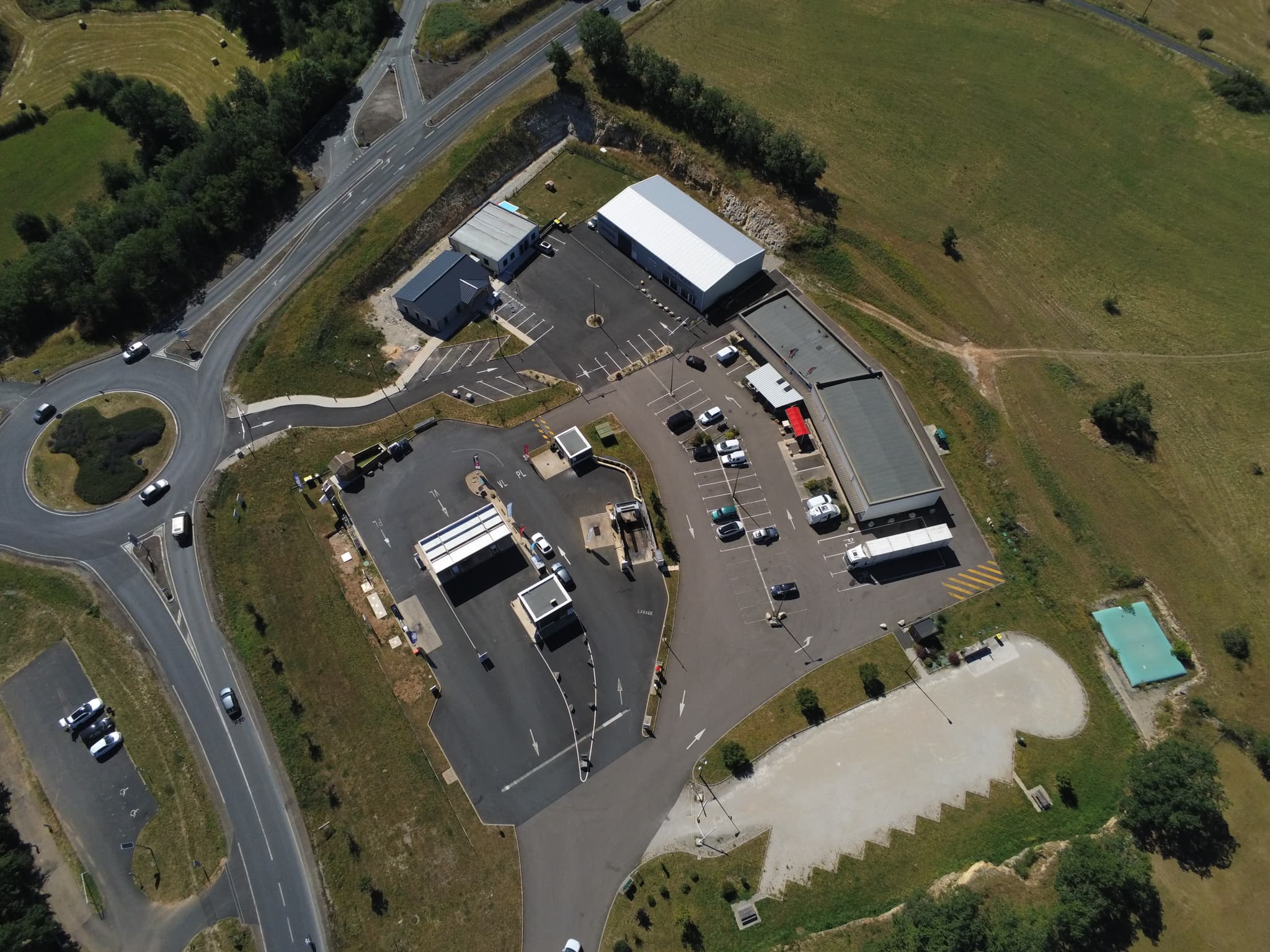 Aire d'accueil de camping-cars de Nespouls_1