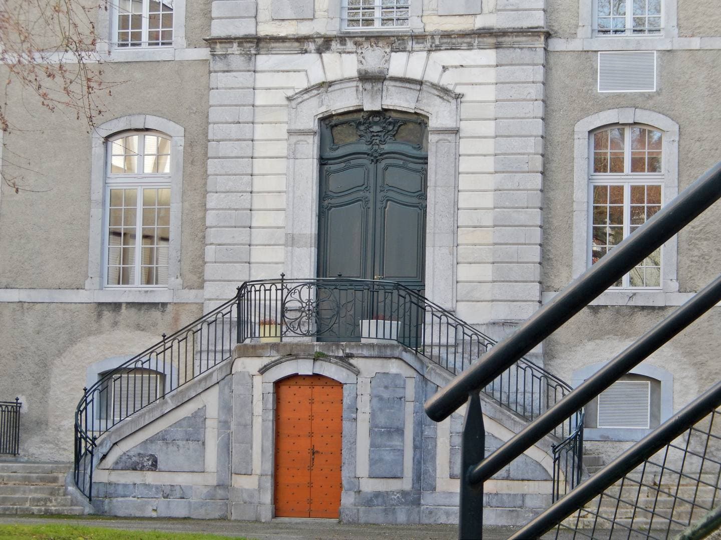 entree-ouest-cour-d-honneur