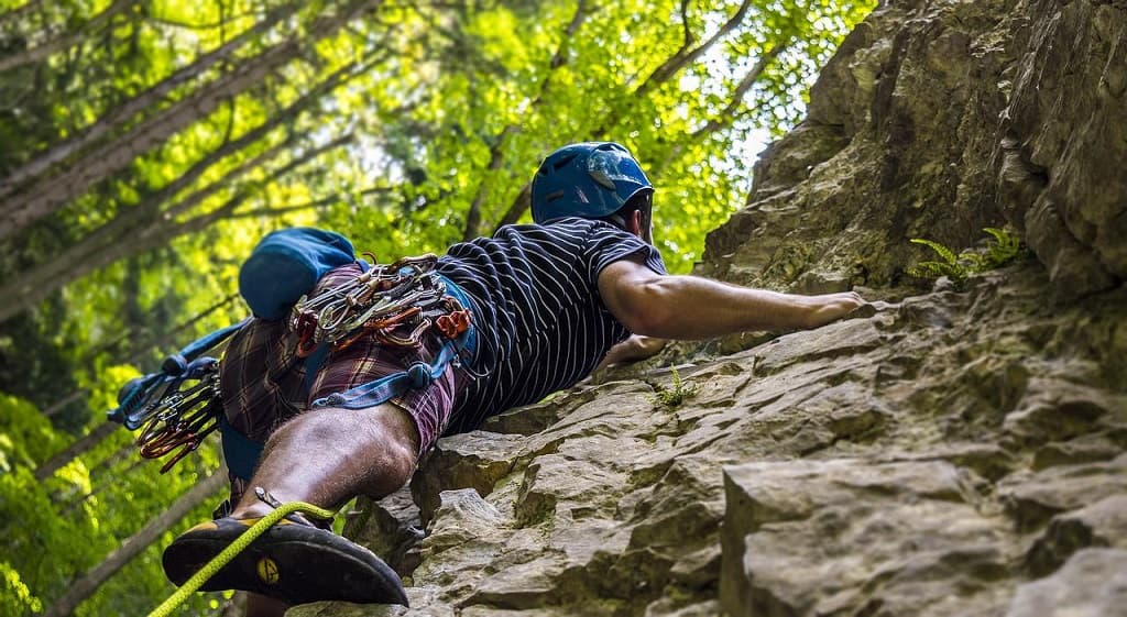 Escalade à la Base Sports Loisirs Vézère_1